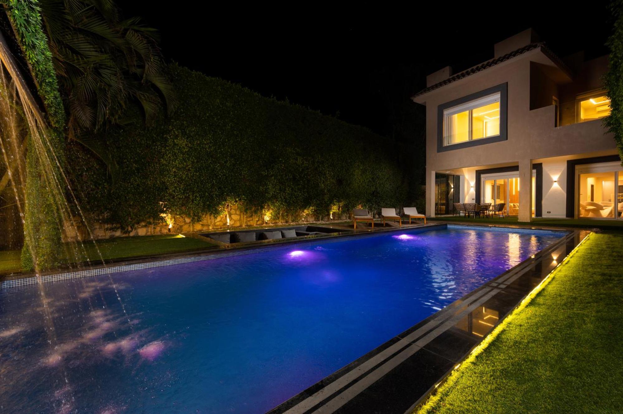 Zyra With Pool And Waterfall In New *